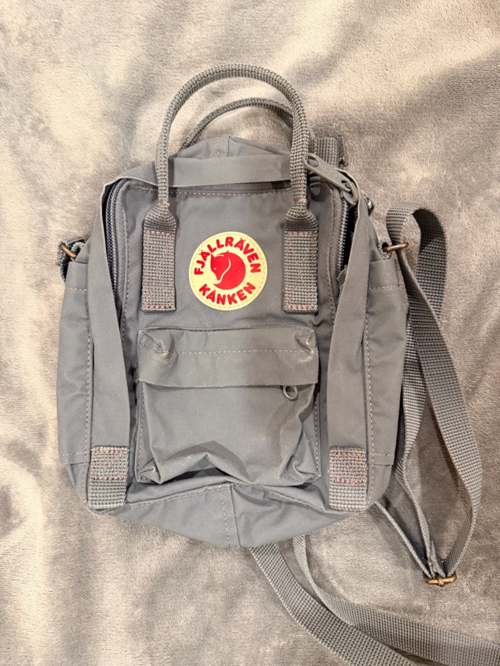 FJALLRAVEN KANKEN gray crossbody bag